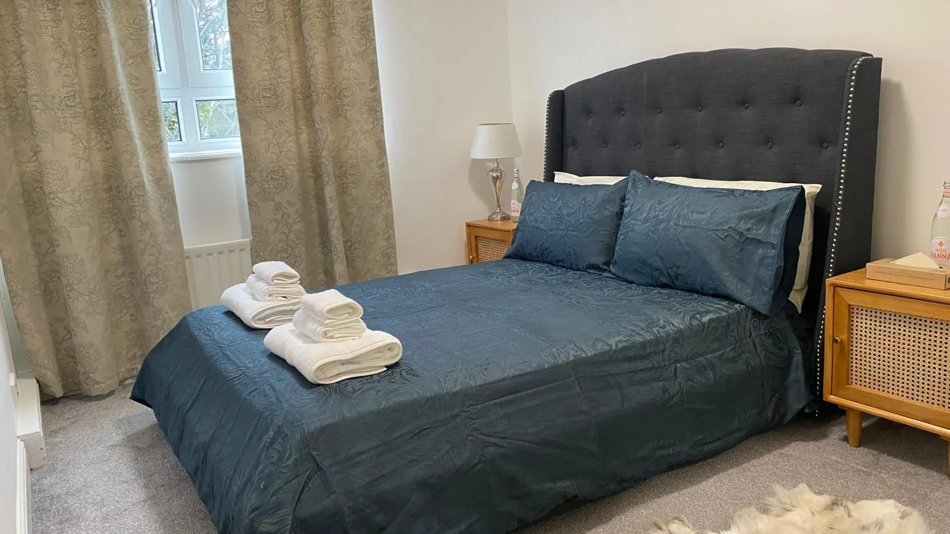 London Charm - 3 Bedroom House Near Canary Wharf