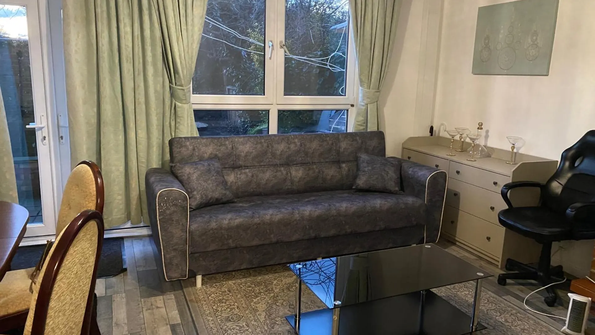 London Charm - 3 Bedroom House Near Canary Wharf